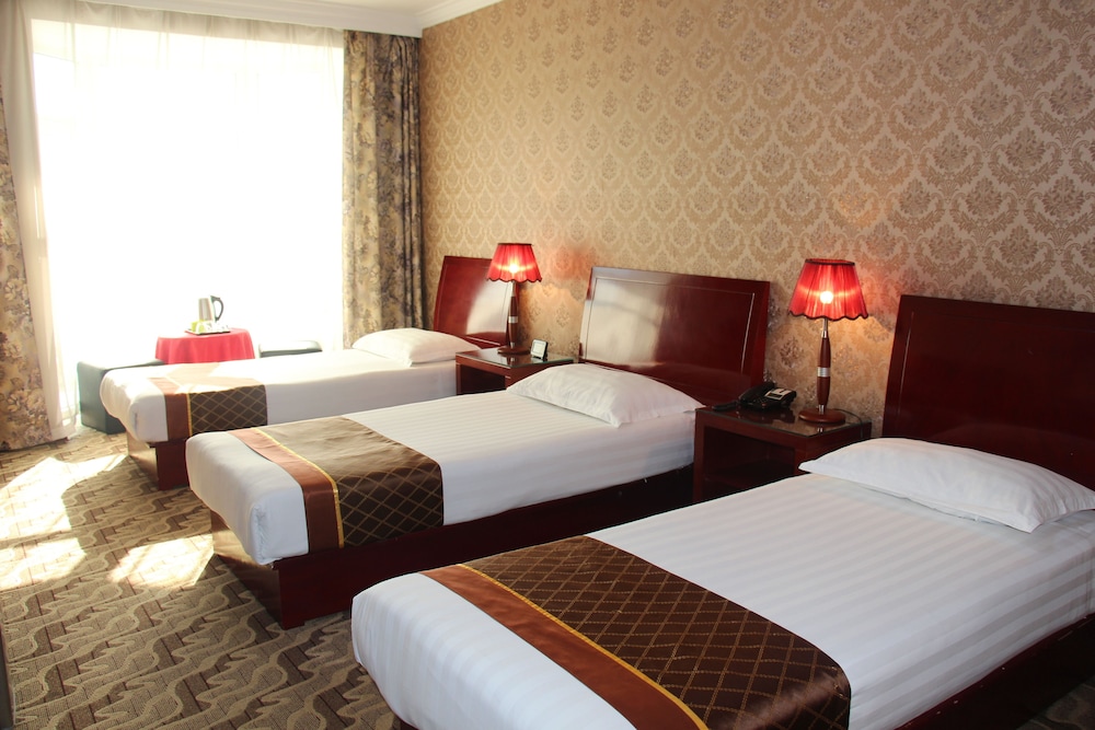 New West Hotel 16/50