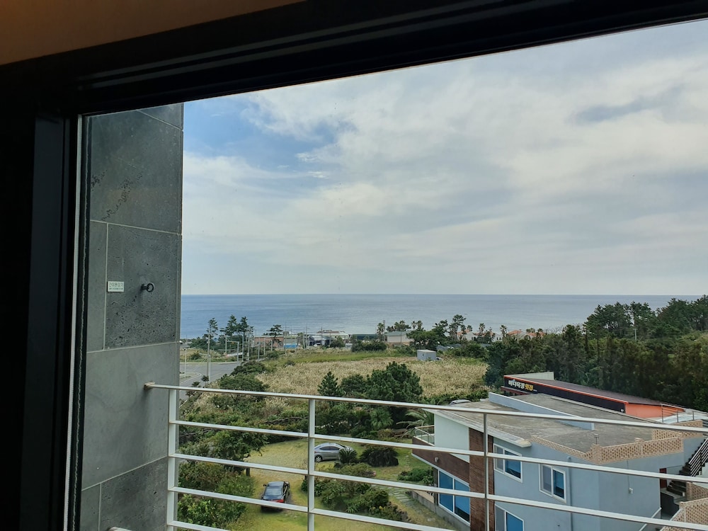 Grandmer Hotel Jeju 47/67