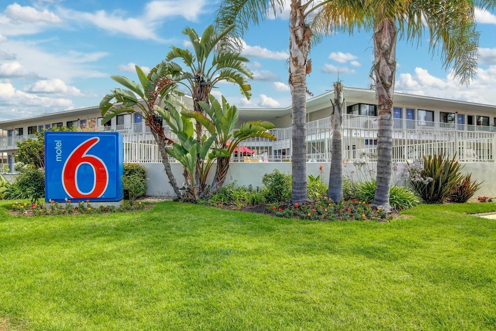 Motel6 Santa Barbara, CA - Beach 31/37