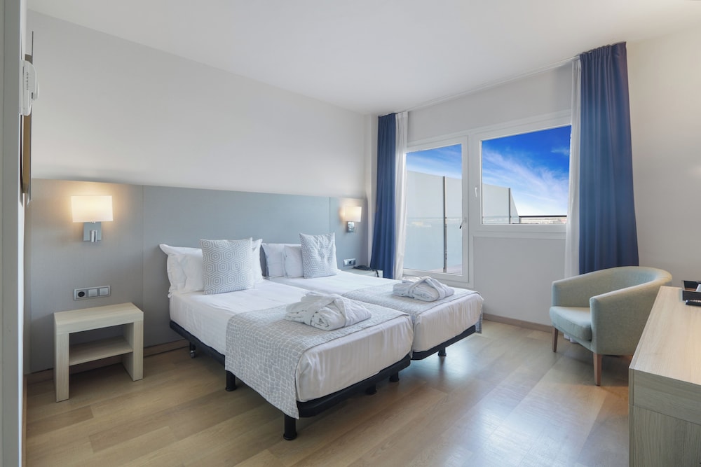 غرفة بريفيليج بشرفة، Hotel Augusta Barcelona Valles 2/5