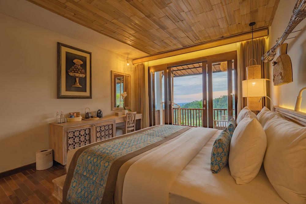 Deluxe, Double Bed, Hills View