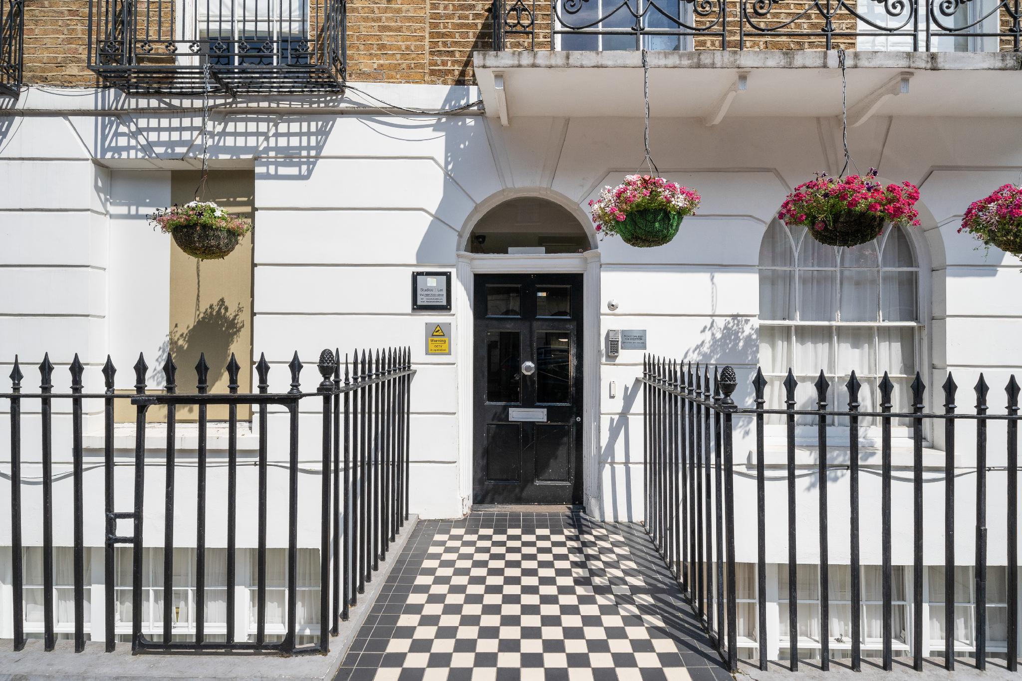 Studios 2 Let North Gower