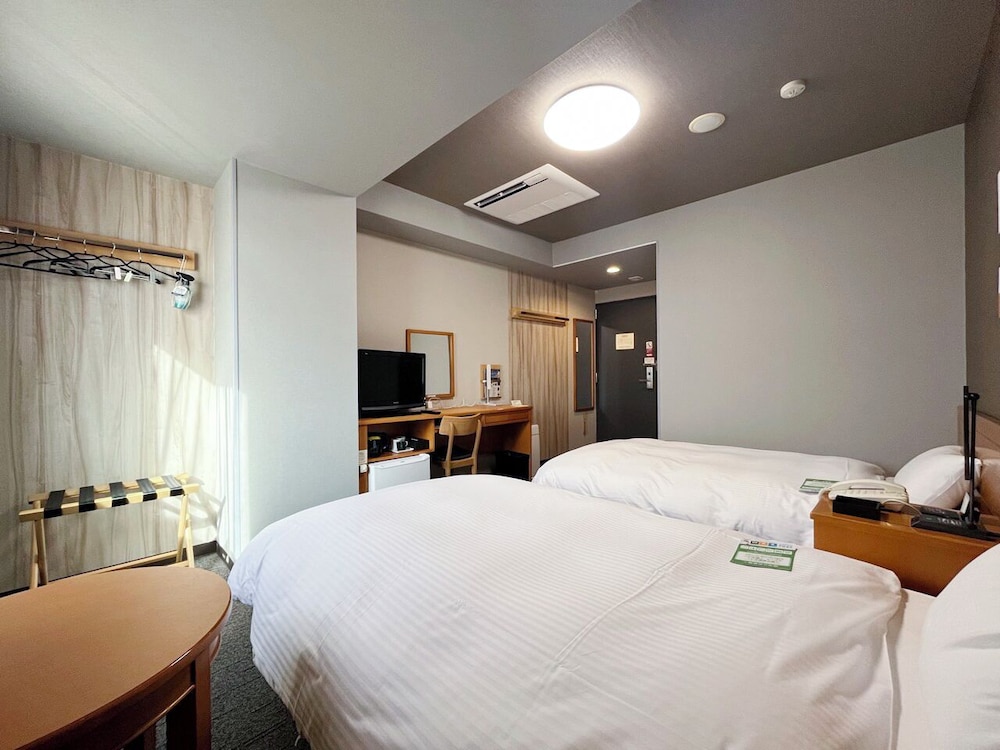 Room, Twin Beds, Electronic Cigarette Only