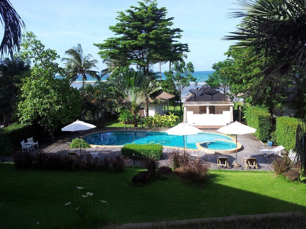 MAKATHANEE RESORT 56/63