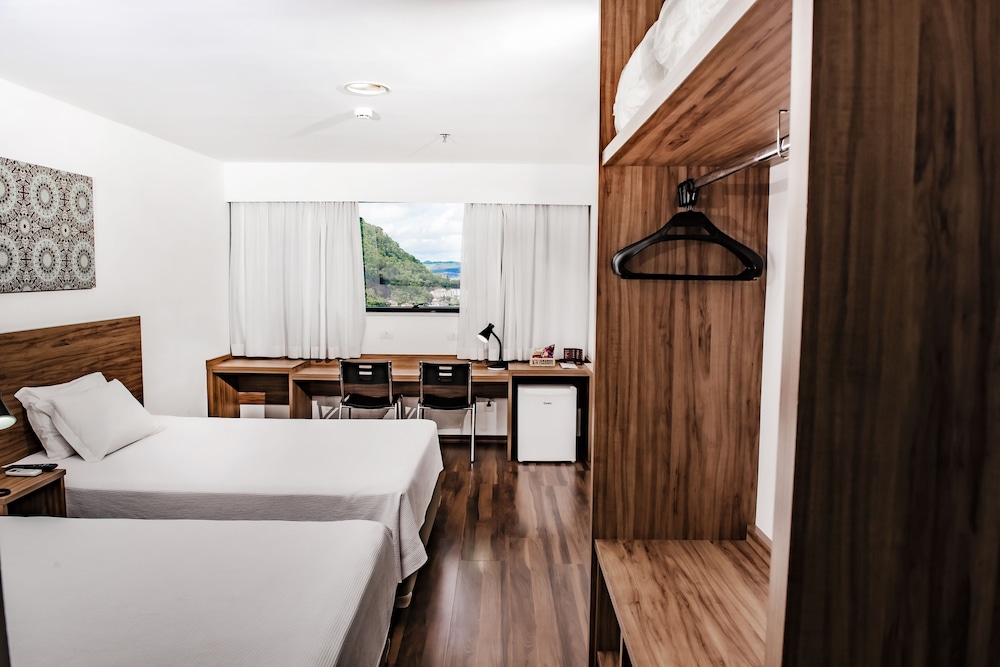 Trade hotel 24/64