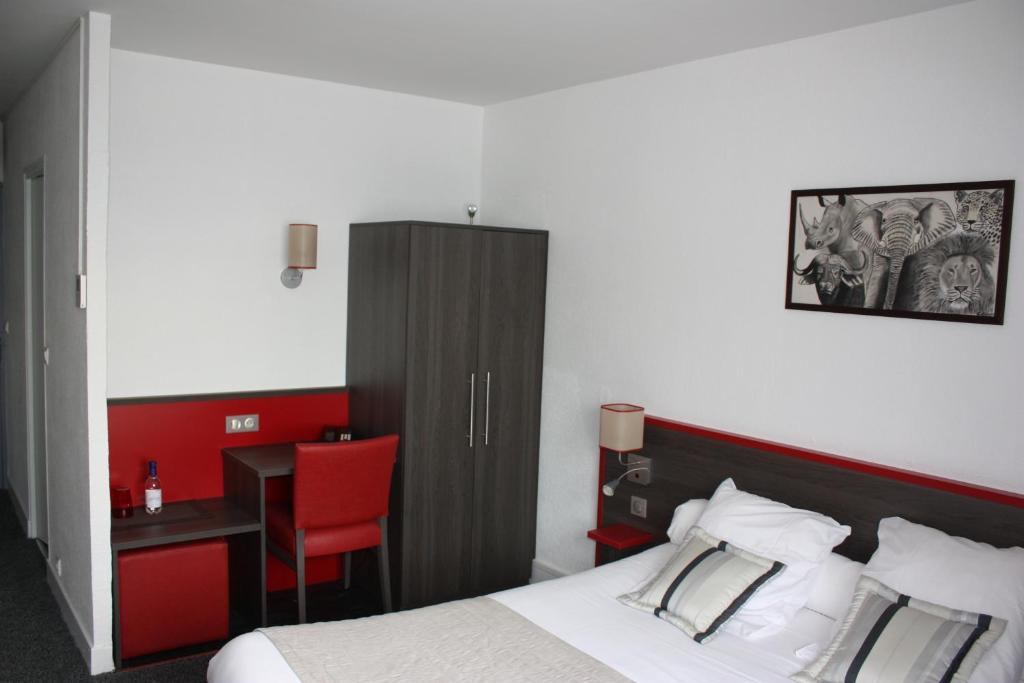 Room, Double Bed, Pool View