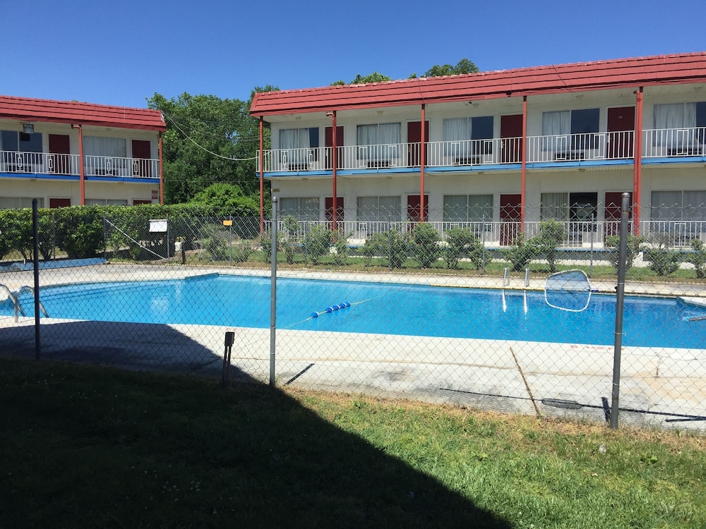 Flagship Inn 2/38