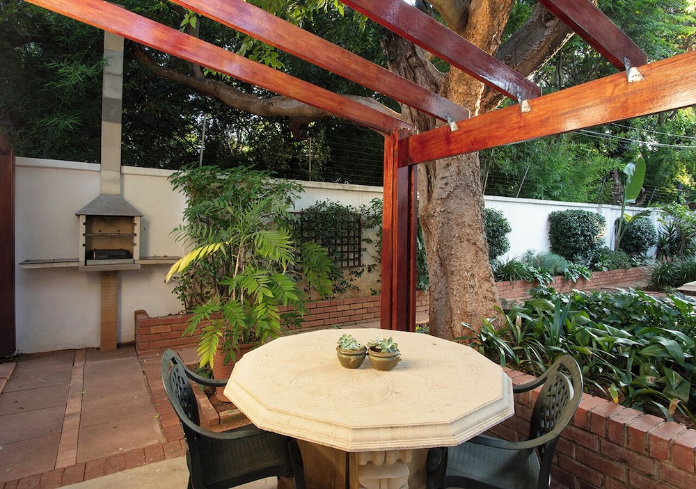 Bed And Breakfast In Waterkloof 35/50