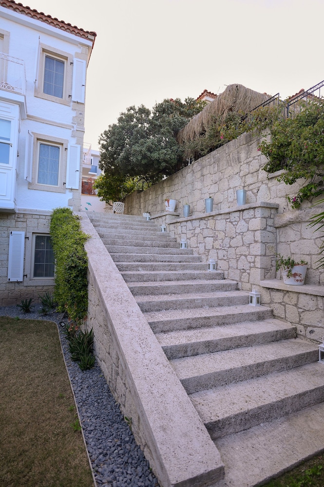 Peremere Alacati Hotel 41/50