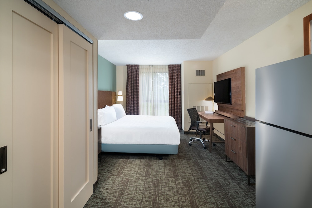 Staybridge Suites Memphis-Poplar Ave East 24/73