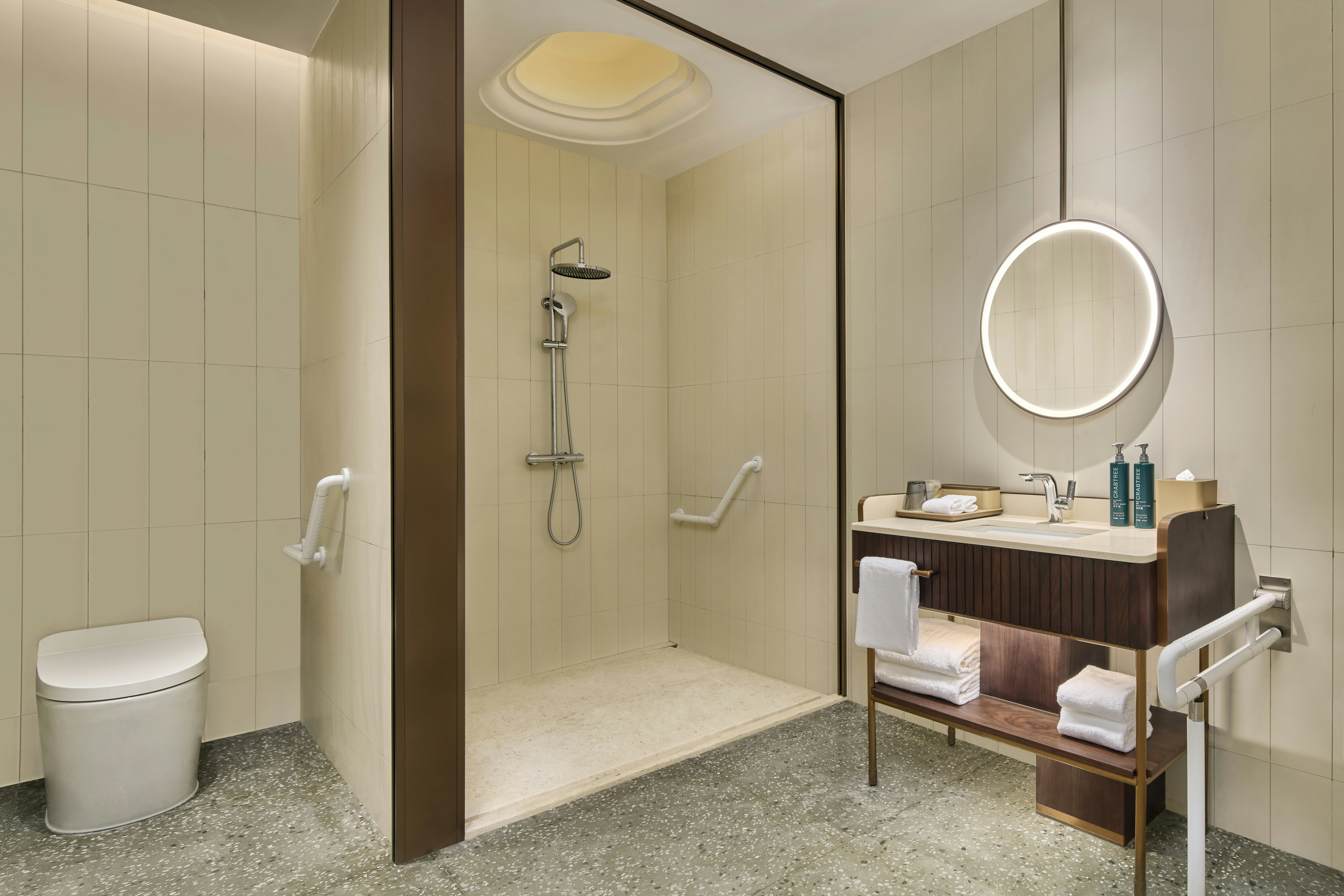 ROOM, KING BED, ACCESSIBLE