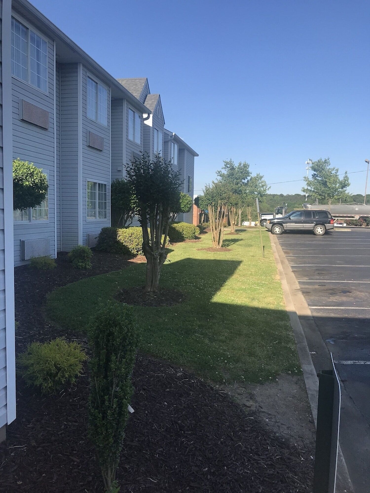 Motel6 Gastonia, NC 53/61