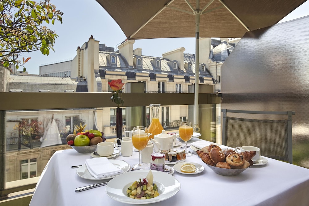 Warwick Paris Champs-Elysees 46/64
