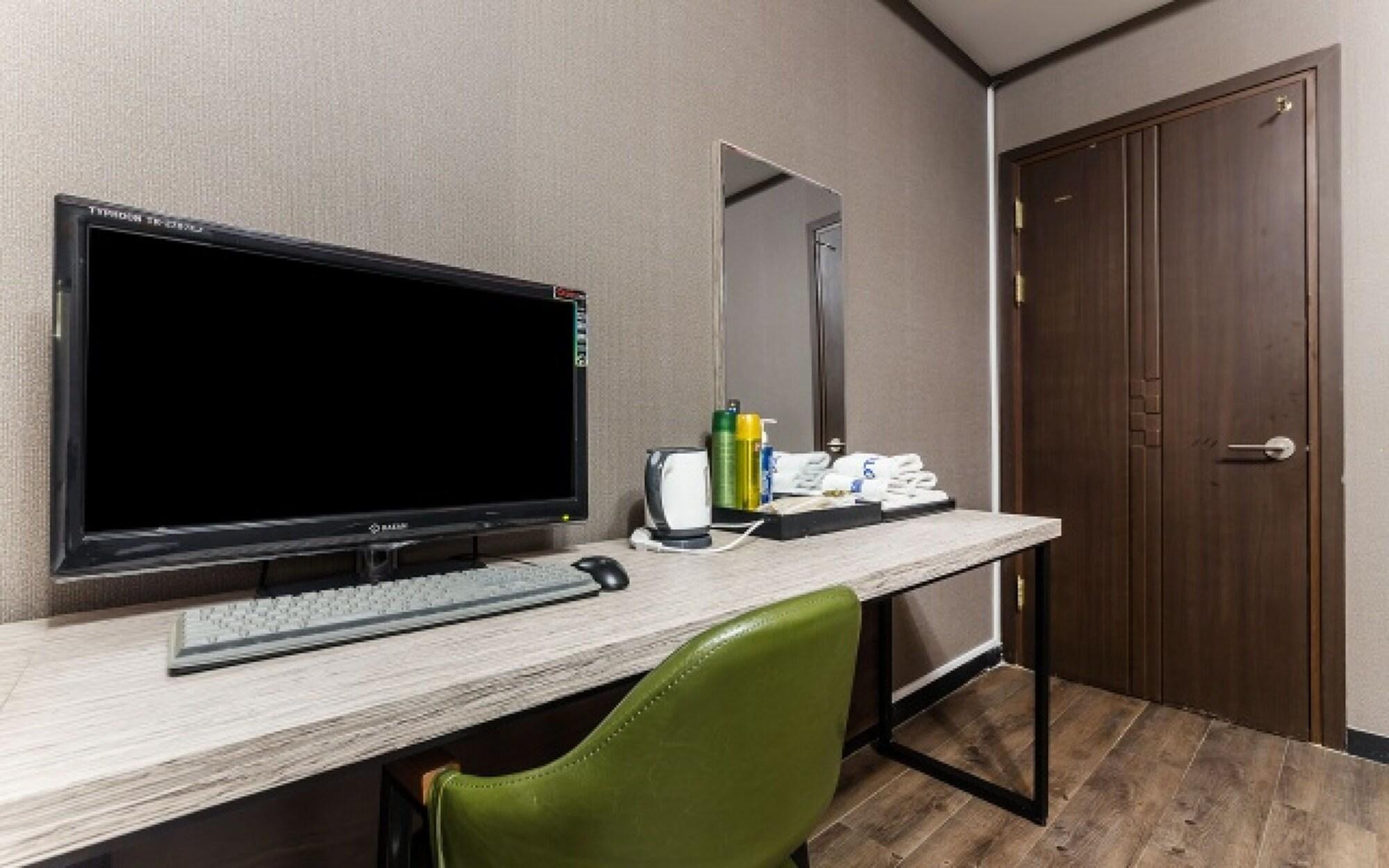 No 1 Hotel 32/44