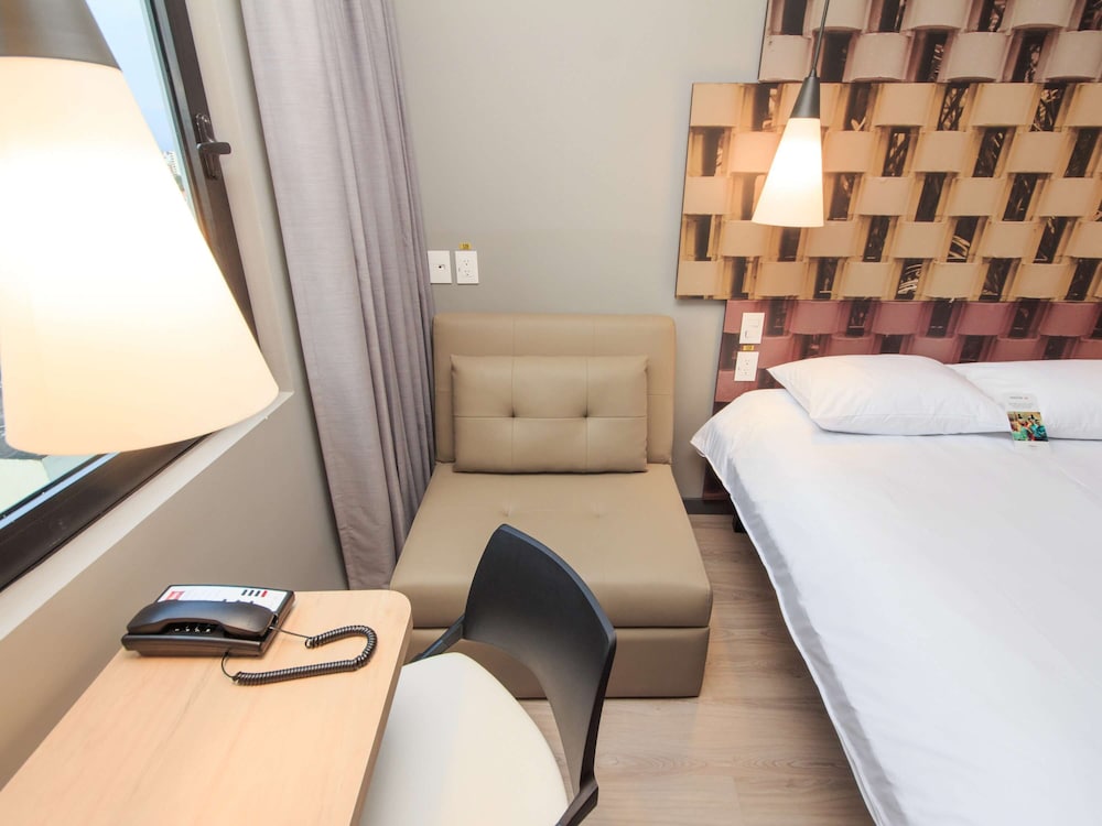 Ibis Cucuta 17/75