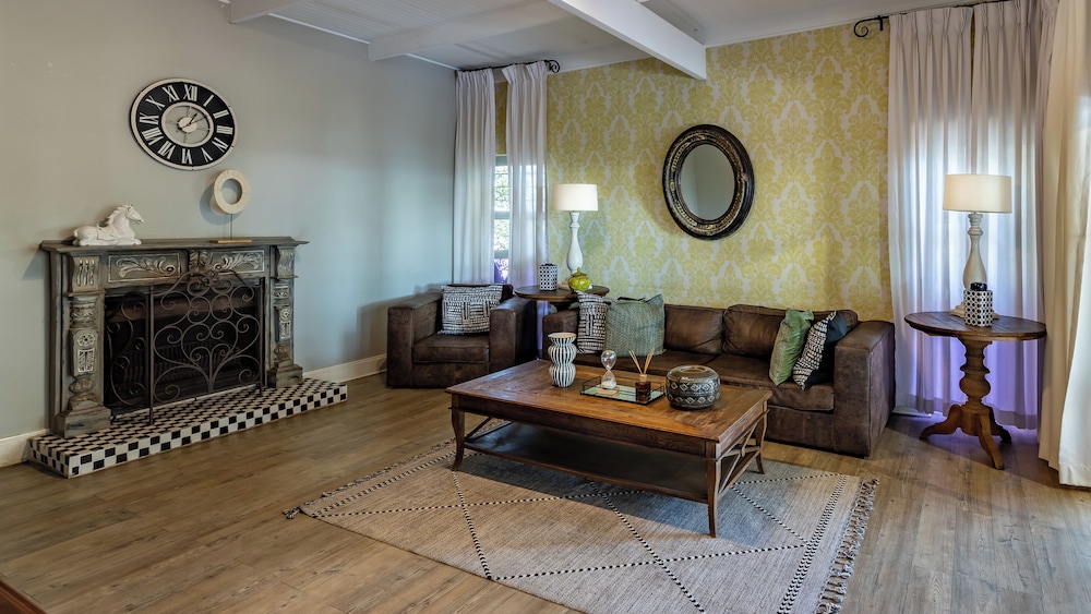 Francolin Lodge 29/50