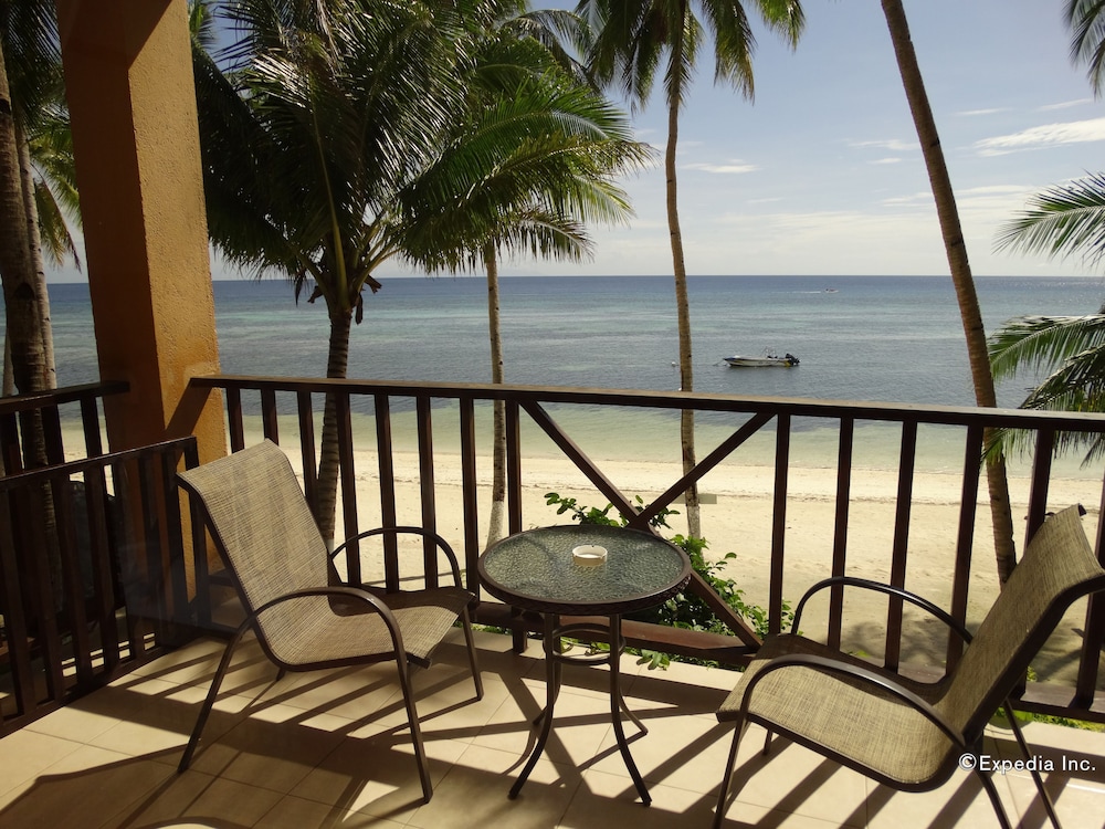 Anda White Beach Resort 40/64