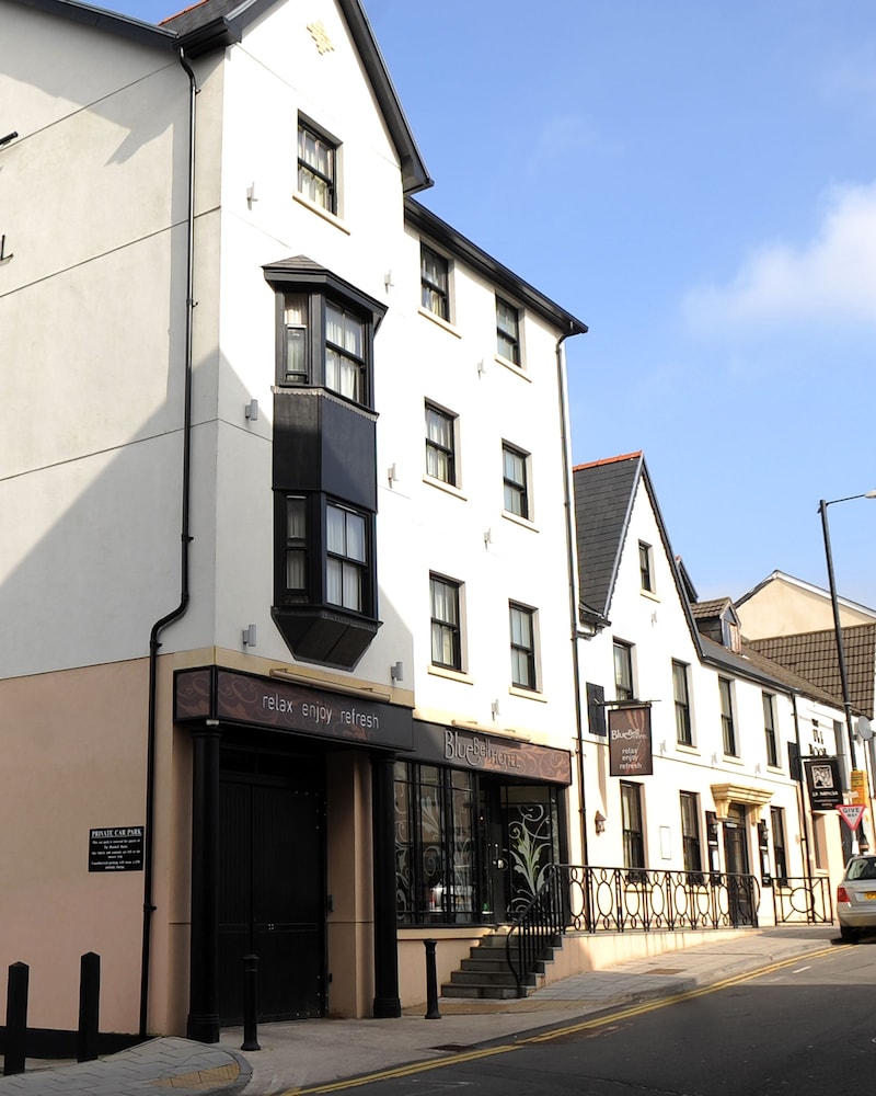 The Bluebell Hotel 32/35
