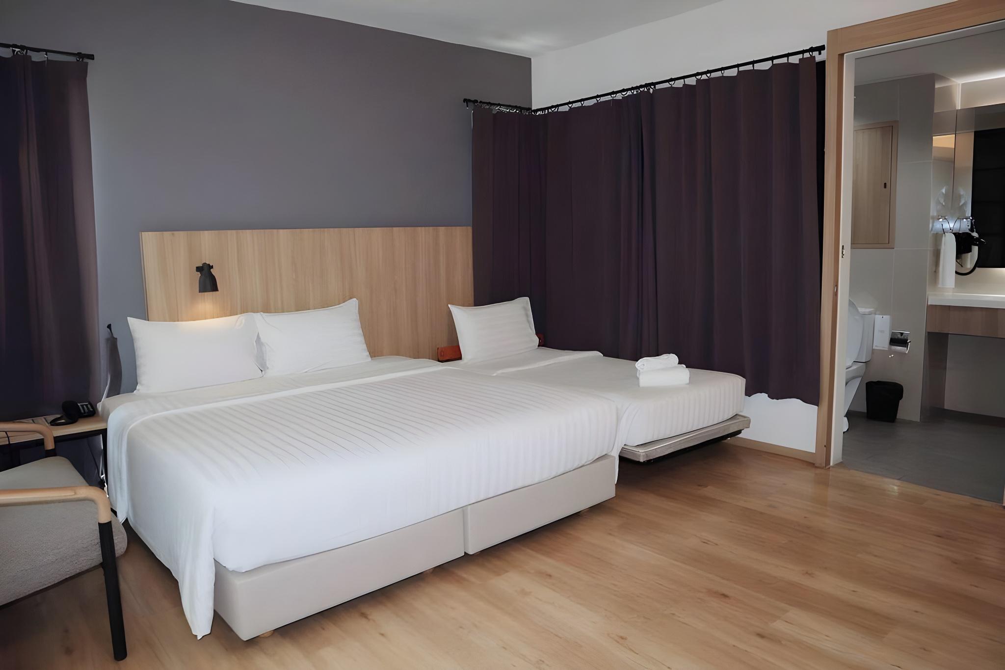 Family Suite, Building a