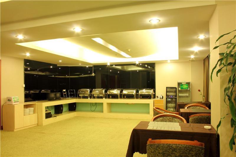Lavande Hotel (Dongguan Tangxia Tianhong Shopping Center) 34/54