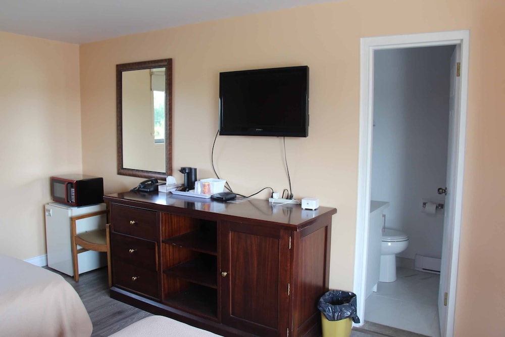 Knights Inn Kincardine 20/35