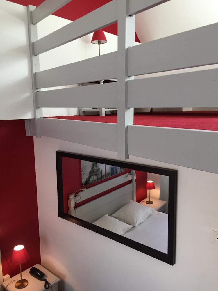 Hotel the Originals City Rueil Centre 34/67