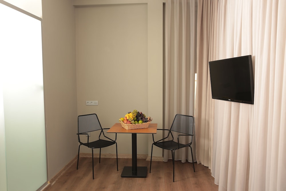 Ferman Pera Hotel 58/65