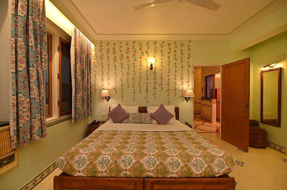 Om Niwas Suite Hotel 19/67