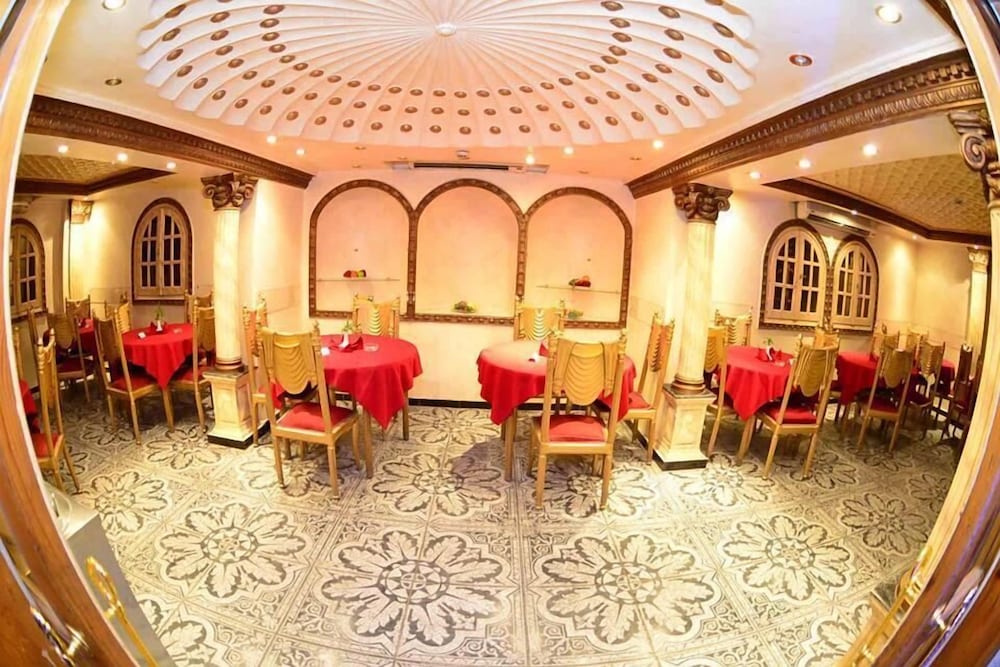 New Garden Palace Hotel 24/24
