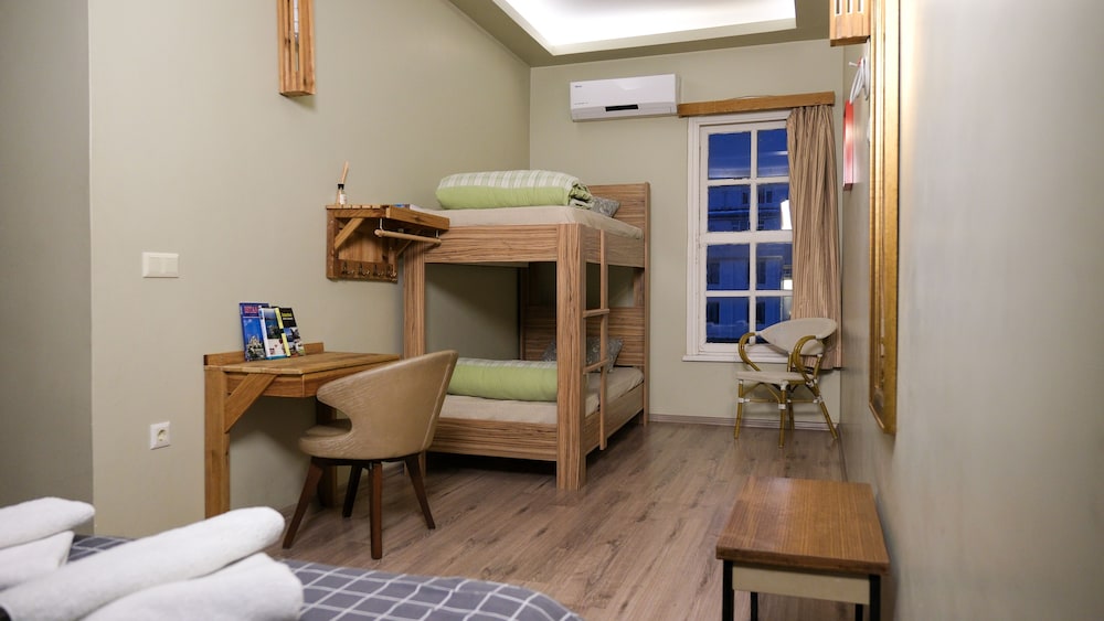 Second Home Hostel 19/50