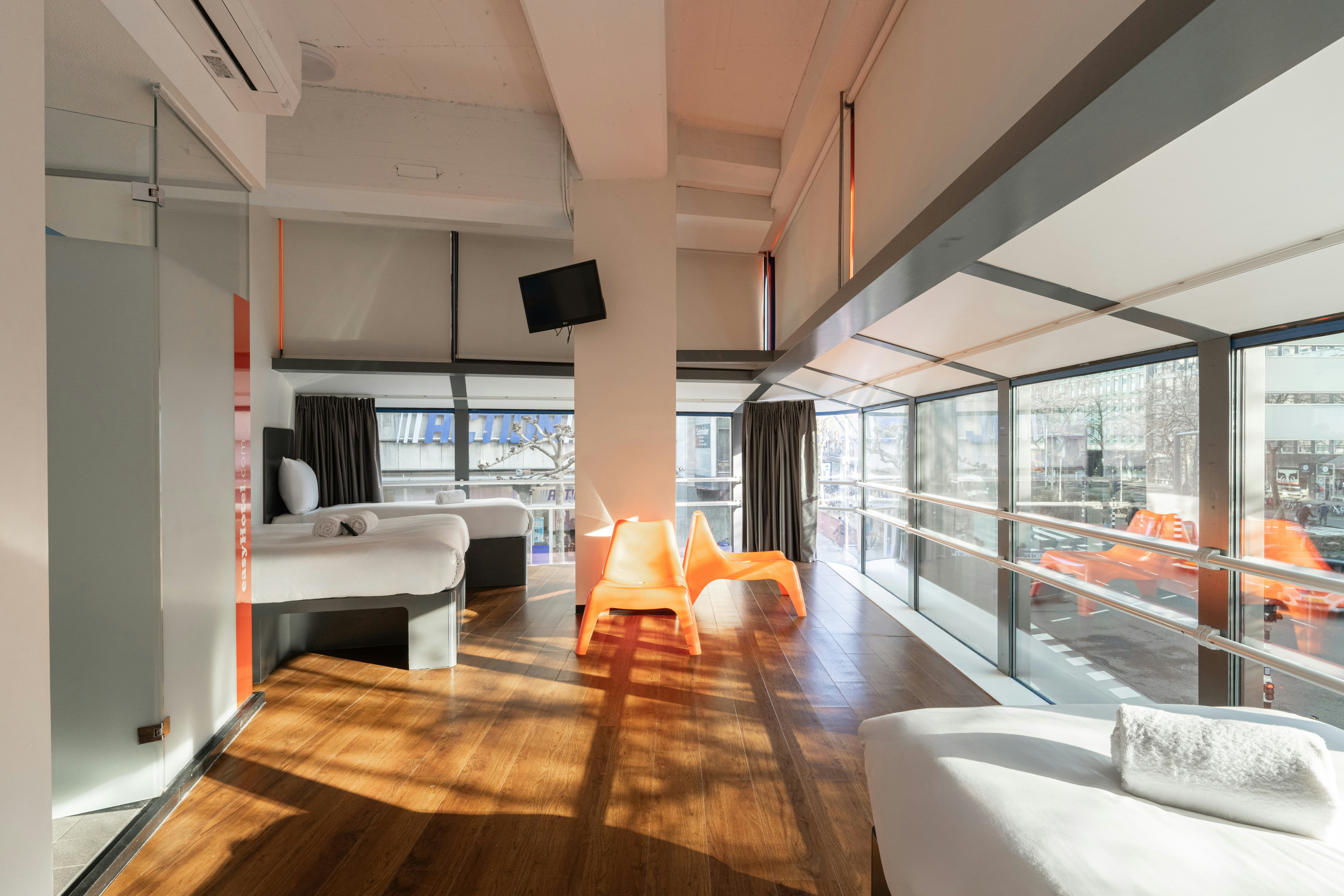 easyHotel Rotterdam City Centre 9/15