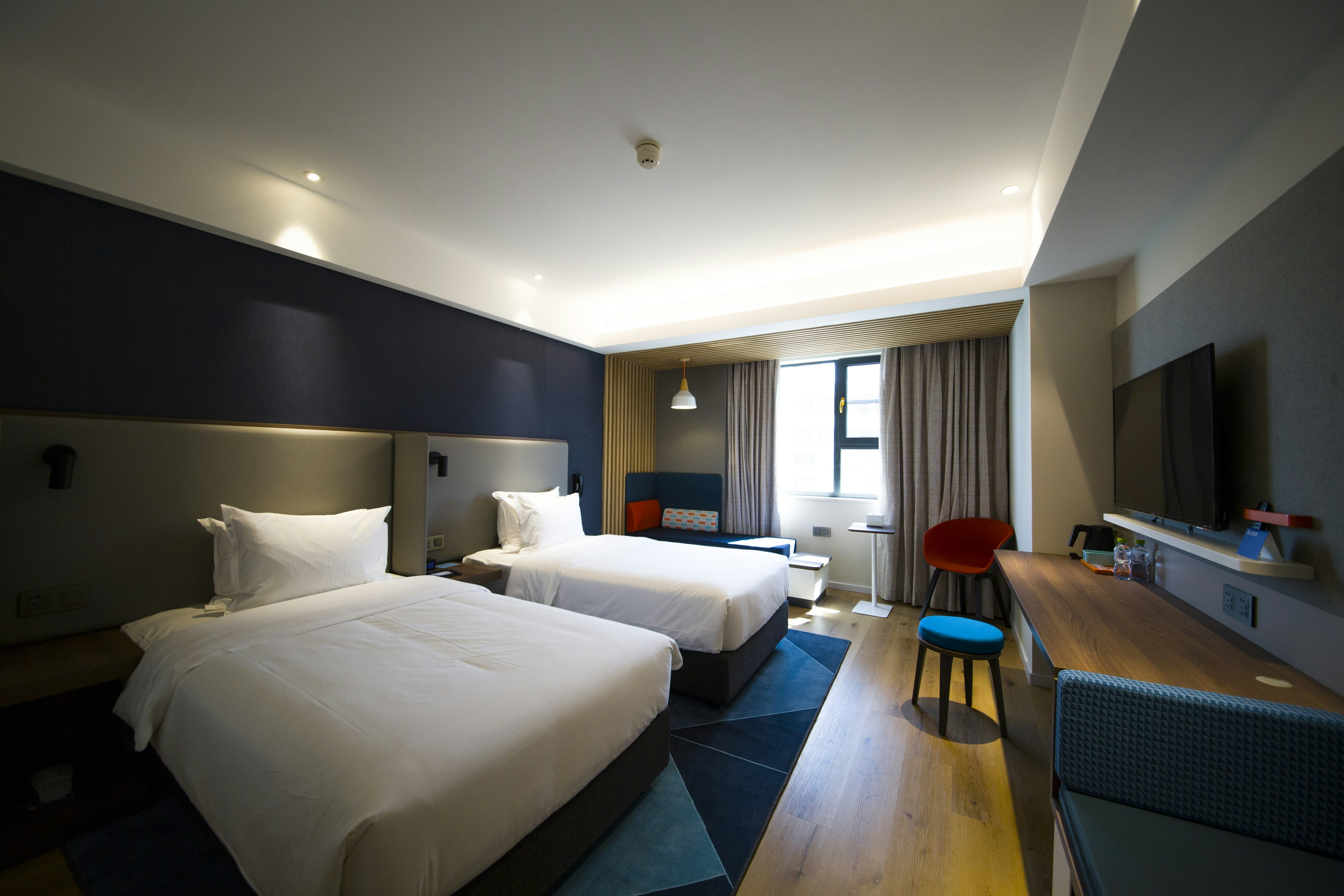 HOLIDAY INN EXPRESS SANYA BAY 24/50