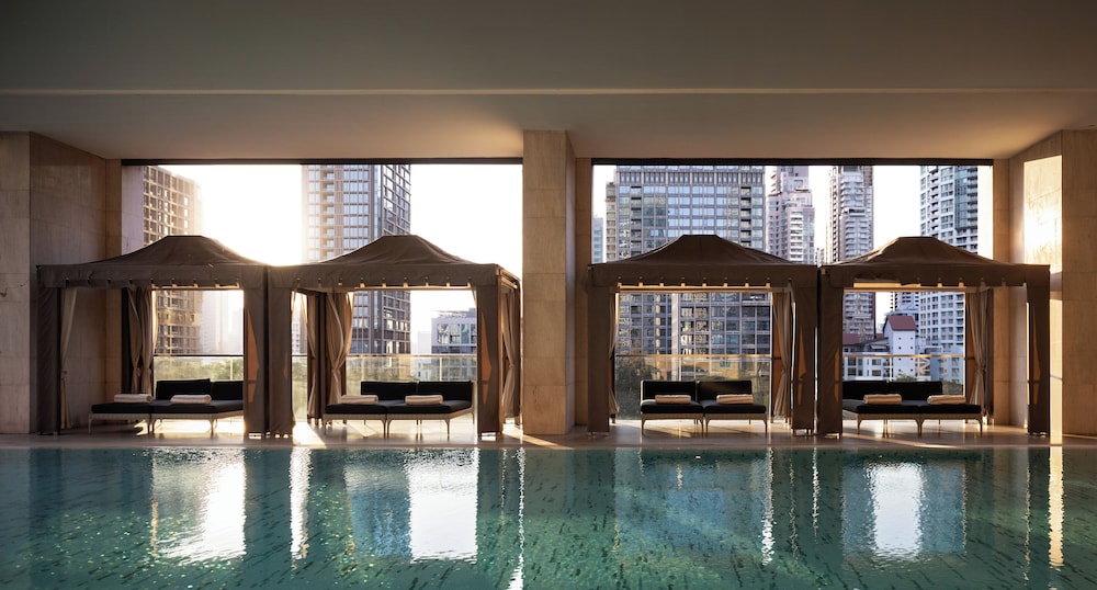 swimming pool spa
