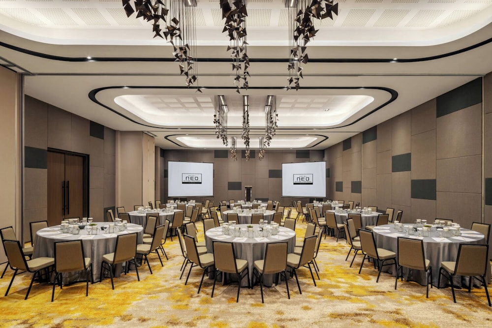 Hotel Neo Kota Baru Parahyangan 81/88