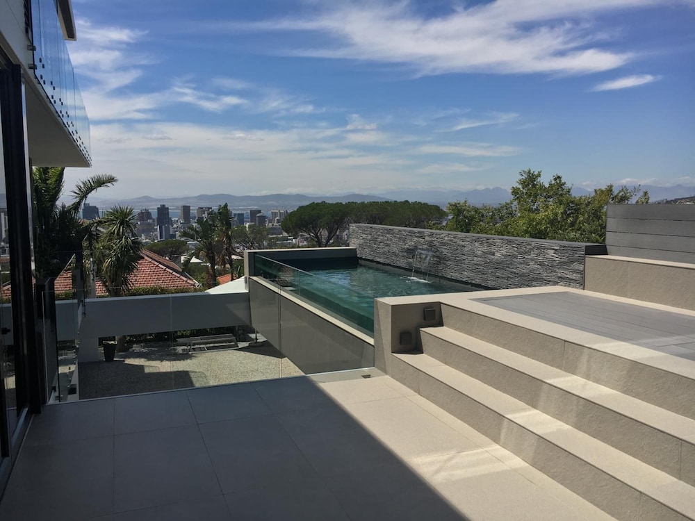 Bayview Guest House 3/64