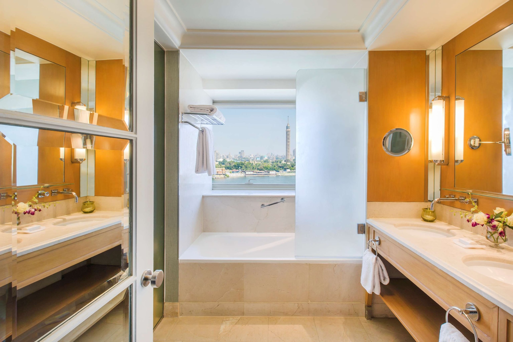 Superior, Twin Beds, River View, Kempinski Nile Hotel 4/4