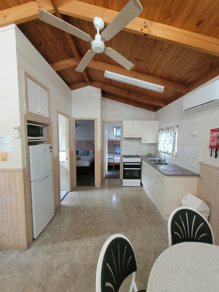 Lanis Holiday Island Caravan Park 15/67