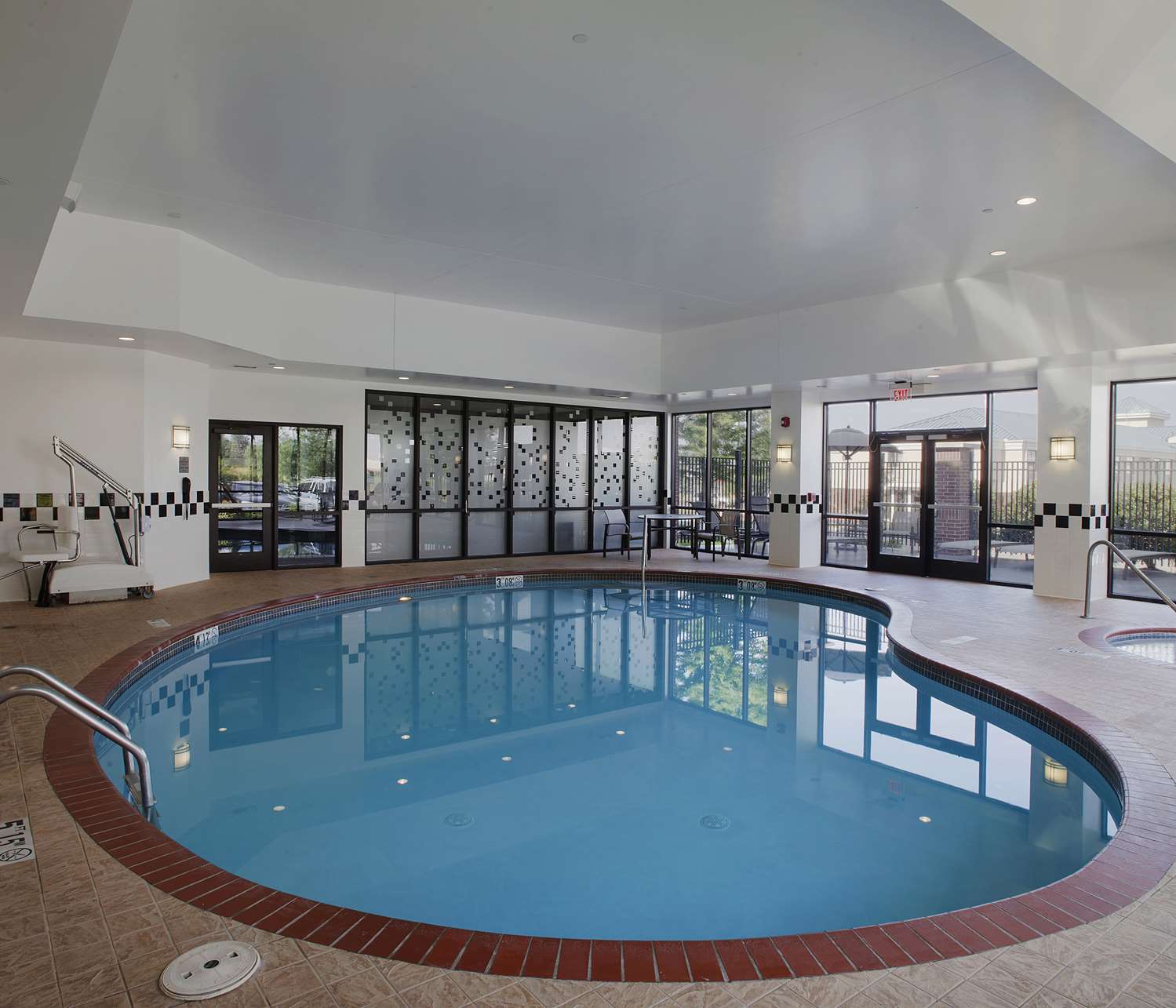 swimming pool spa