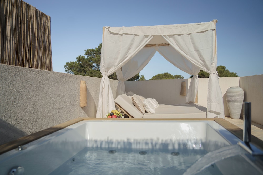 MAR SUITES FORMENTERA BY UNIVERSAL BEACH HOTELS 24/50
