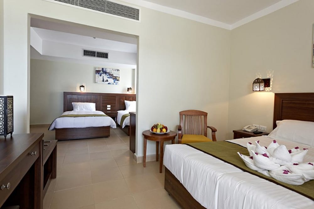 Royal Star Beach Resort 25/50
