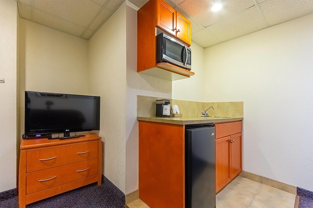 Days Inn by Wyndham Drayton Valley 6/50
