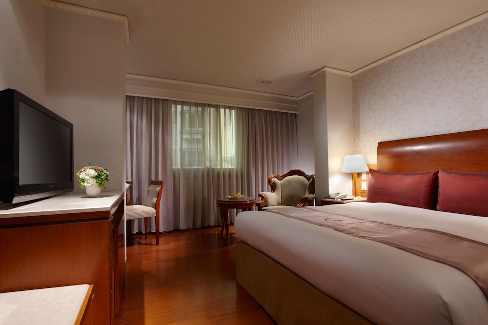 Erin Hotel 17/38
