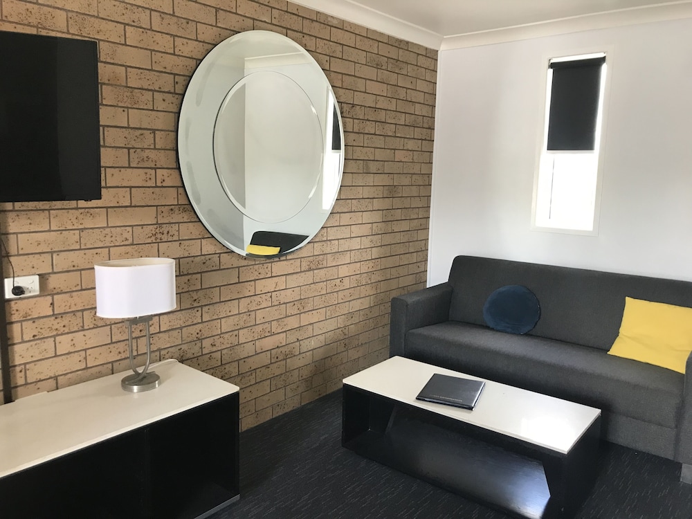 Leichhardt Motor Inn 41/69