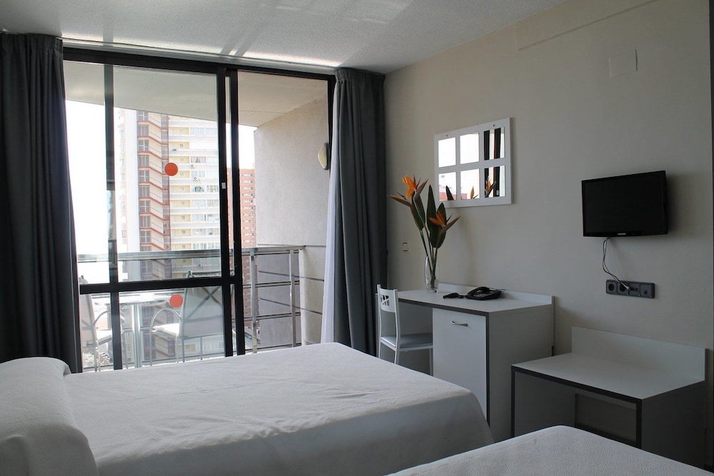 Marina Hotel 3/34