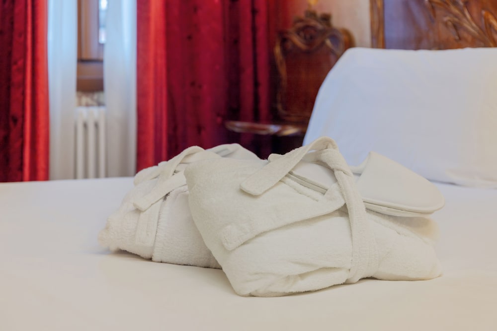 Deluxe, Double Bed, Ca Dell Arte Hotel 6/10