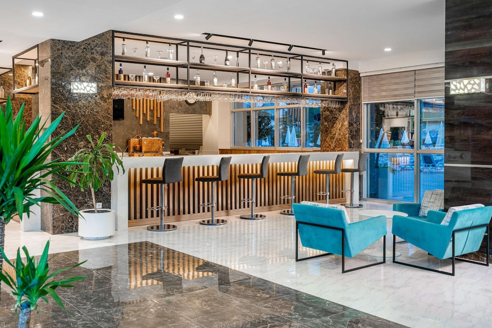 Avena Resort and Spa Hotel 48/68