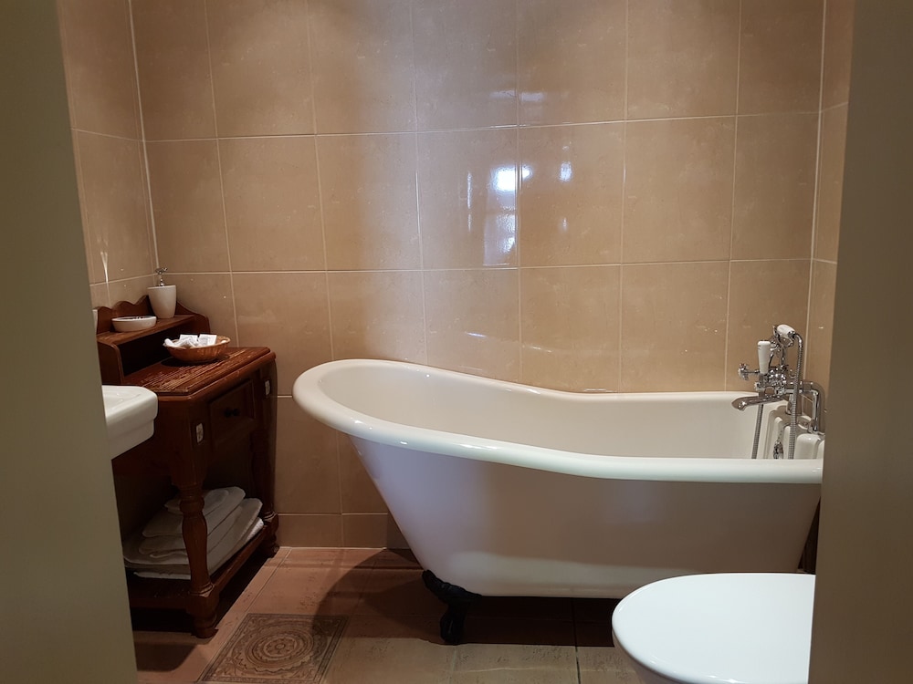 Creagan Guest House 30/32