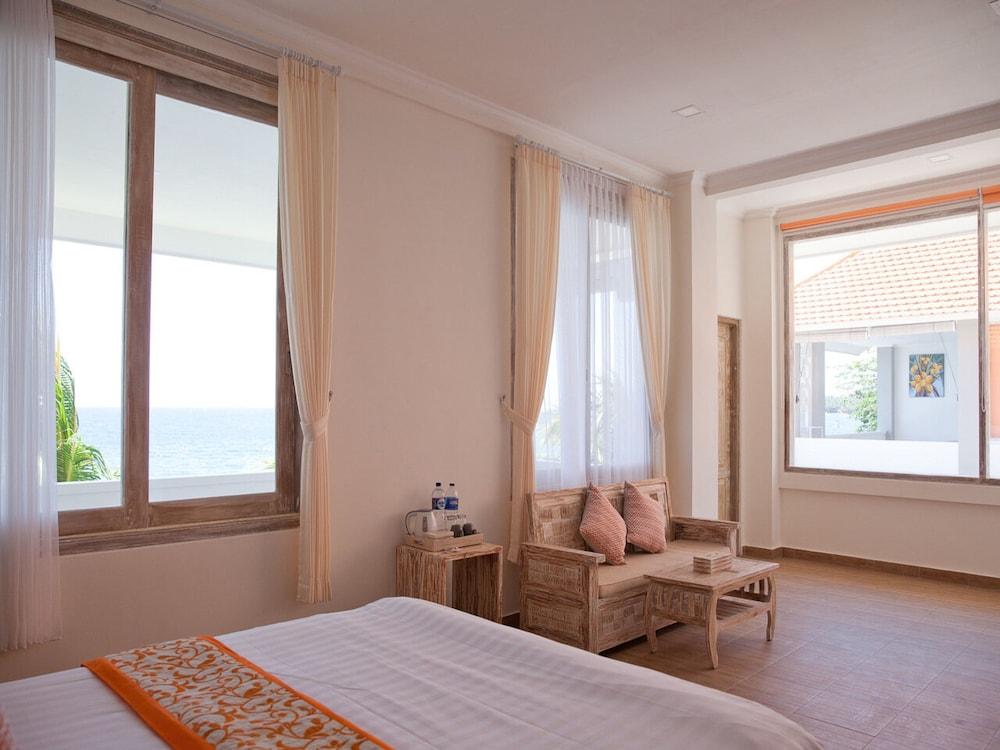 Deluxe, Sea View