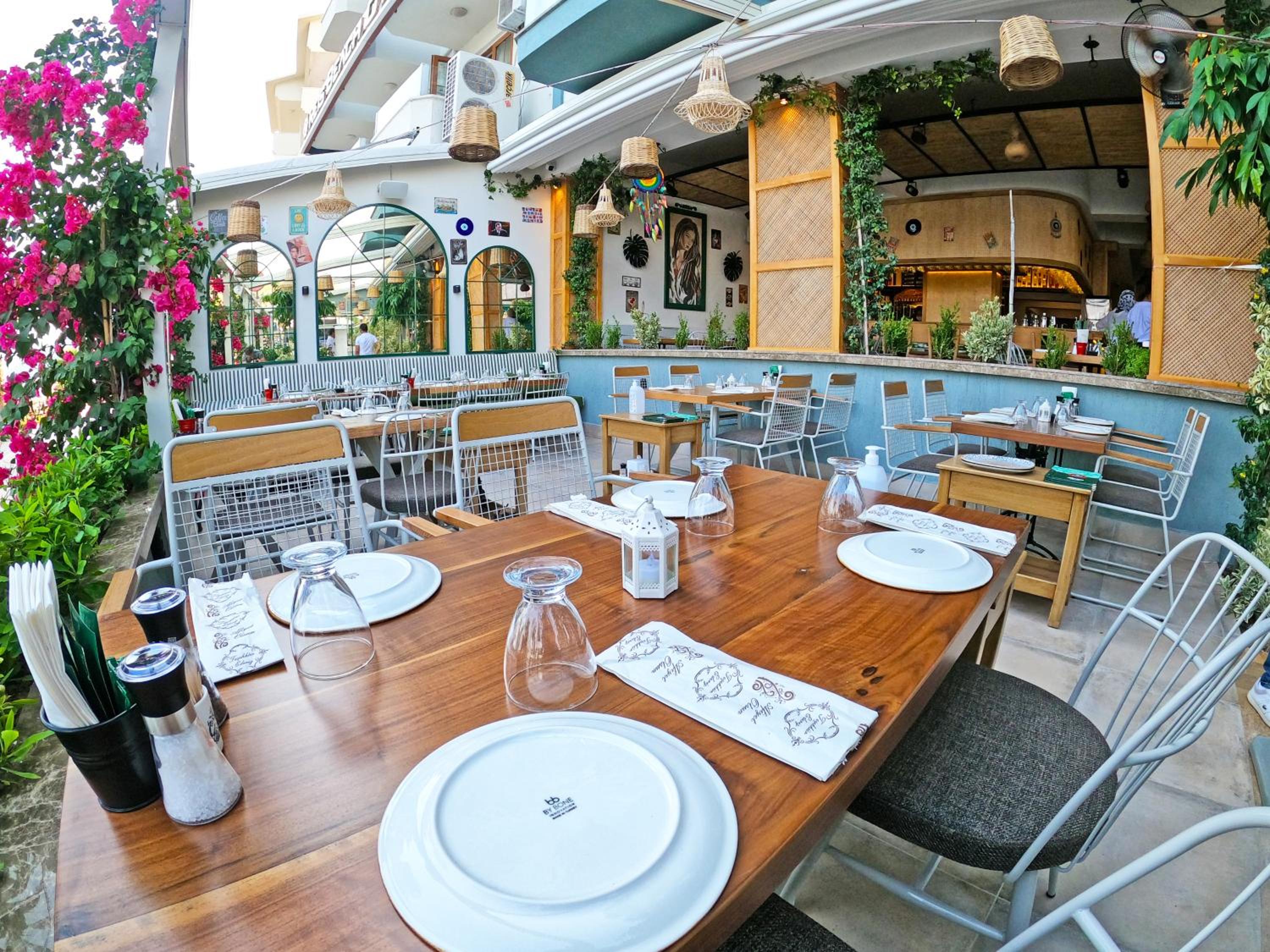 The New George & Dragon Beach Hotel 35/50