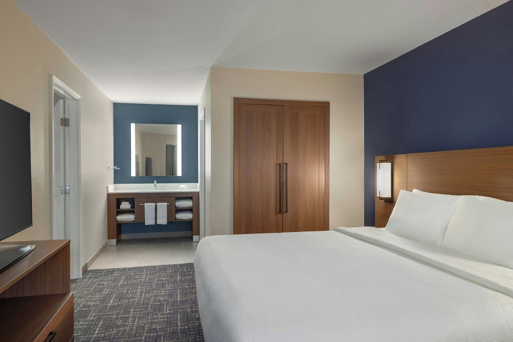 2 Bedrooms, Suite
